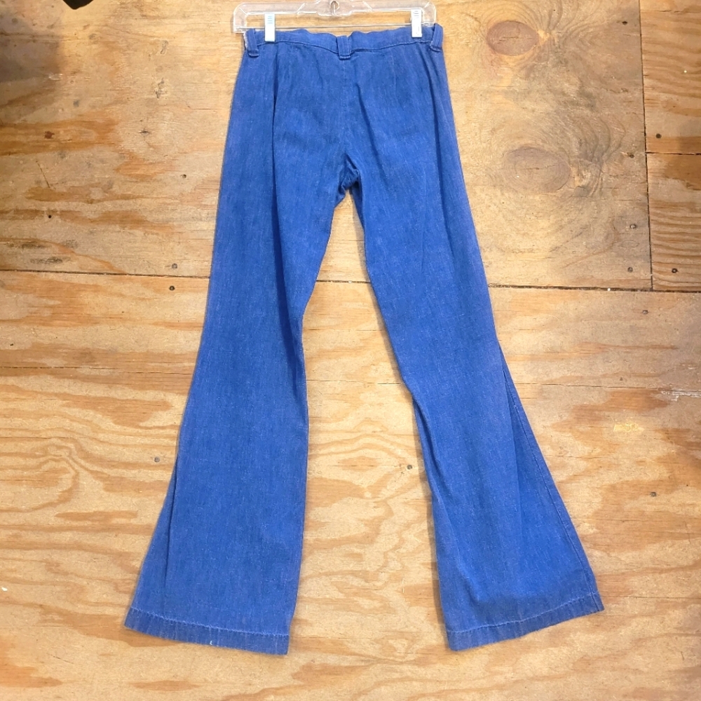 Vintage 1970s "Time And Place" Bellbottom Jeans. Waist: 28" View 2